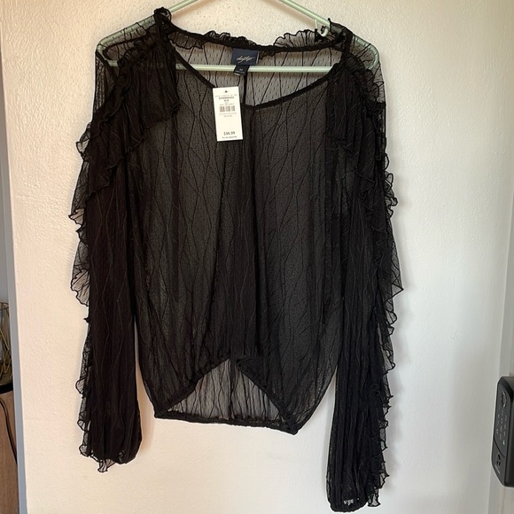 NWT buckle sheer top size medium - Picture 1 of 3